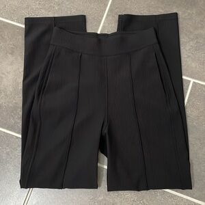 Lululemon Urban Strides Super High-Rise Pant 25" size 2
Black